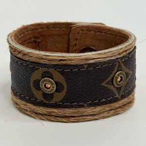 LV leather leather cowhide Brown and Black Leather Bracelet 12 gauge rivets